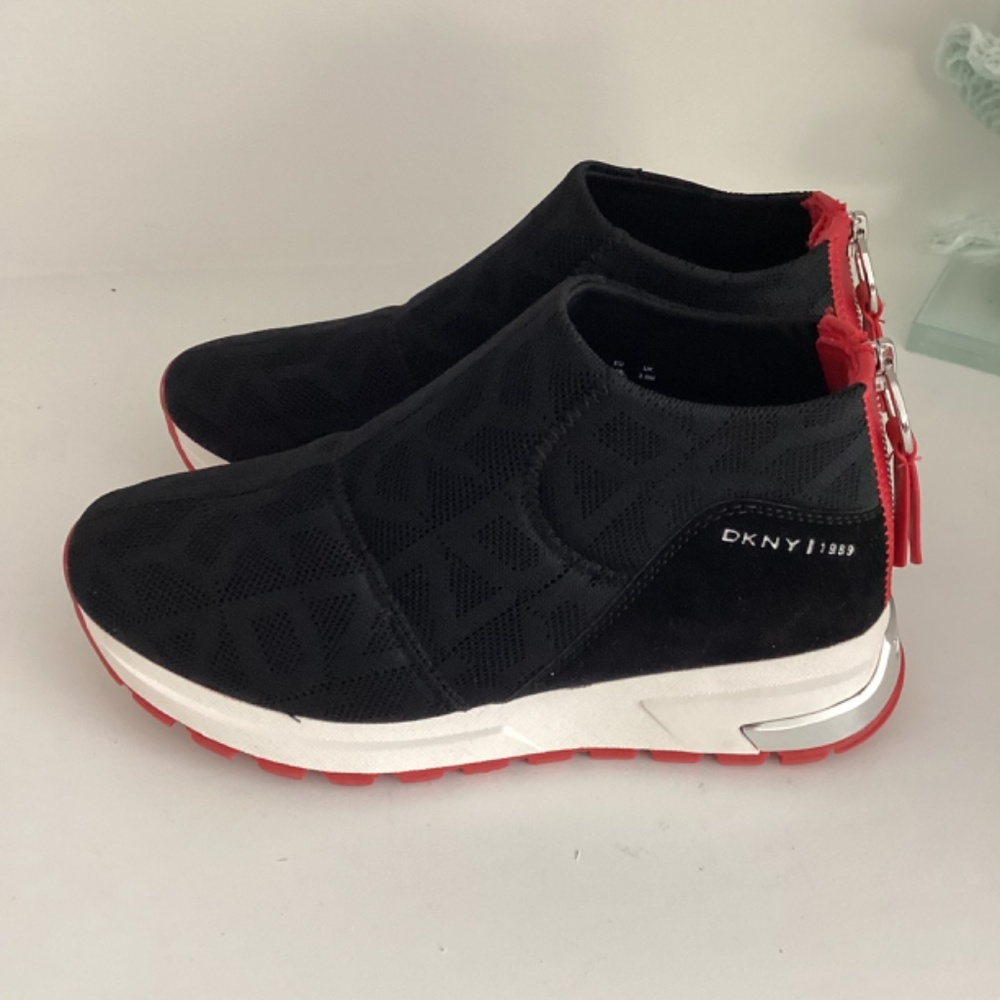 REDUCED DKNY Women’s Stretch knit fashion sneakers shoes  VARIOUS SIZES - Picture 4 of 10